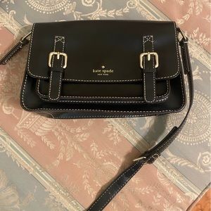 Kate Spade New York Essex Scout MEDIUM Leather Adjustable Messenger Crossbody